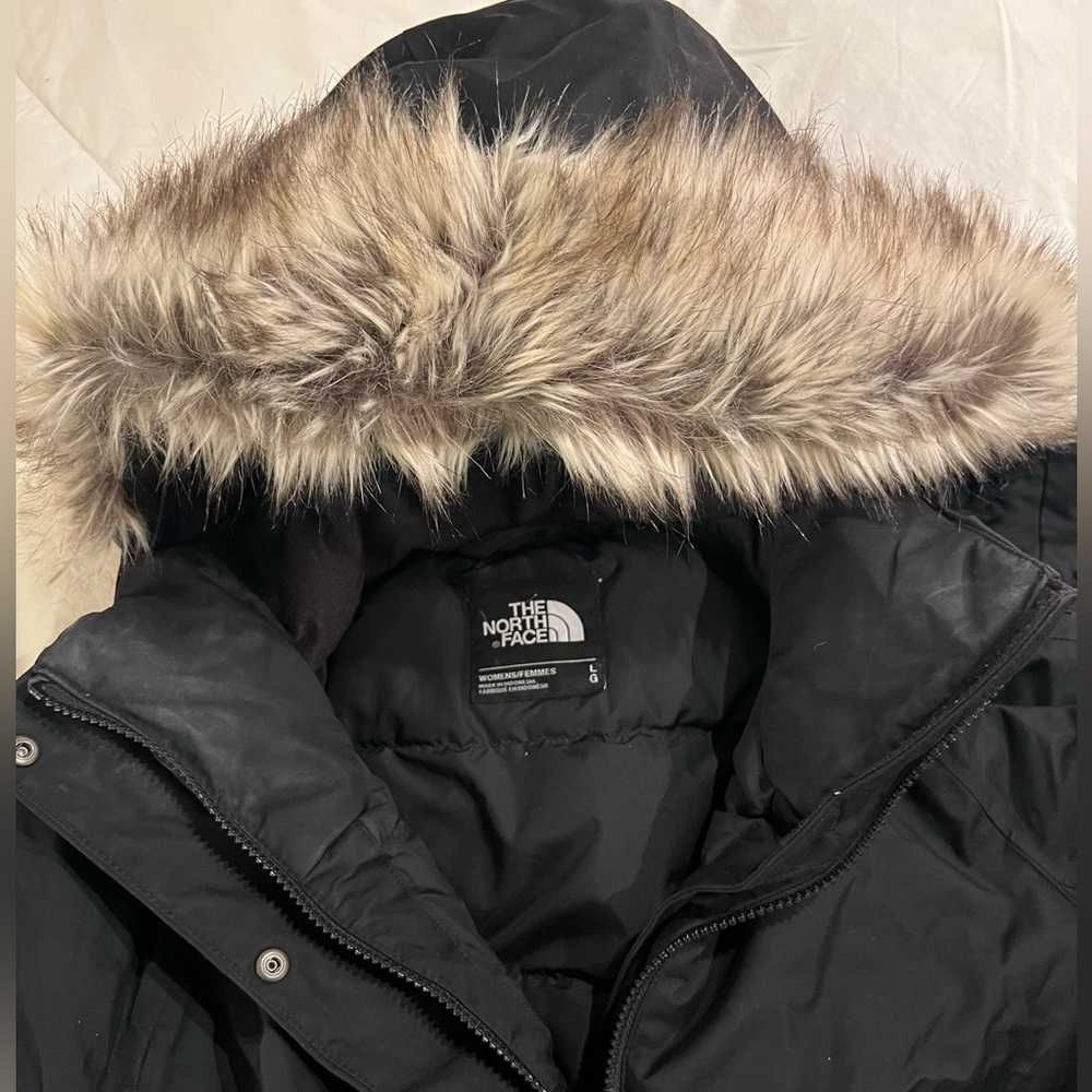 North Face Women’s Parka - Size Large - Picture 2 of 9